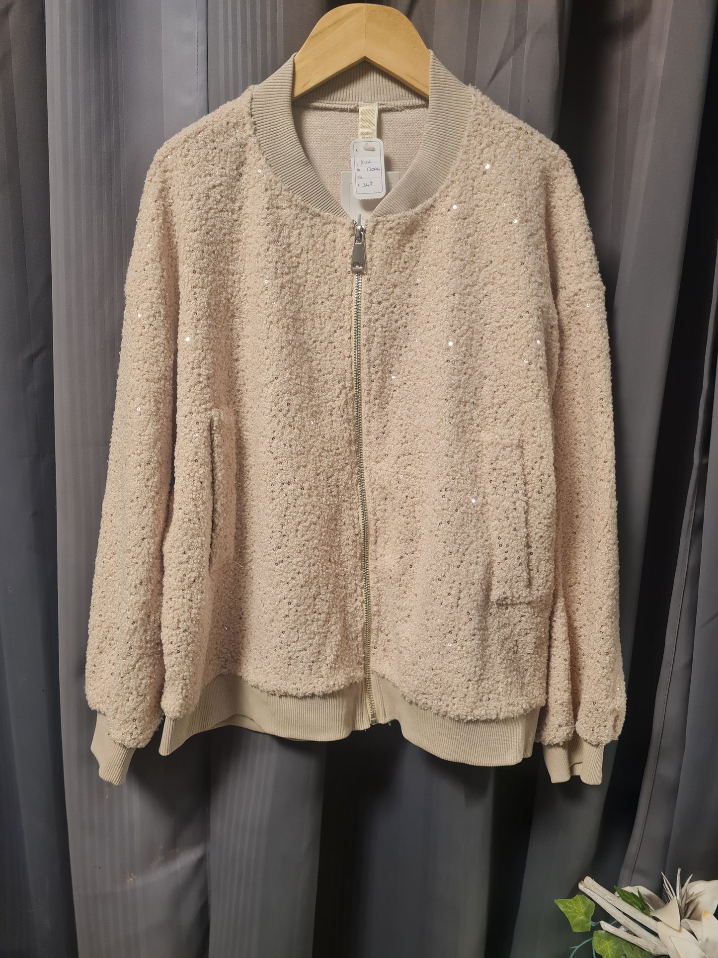 Dames jack Nora; Bouclé Jack met Pailletjes - Beige