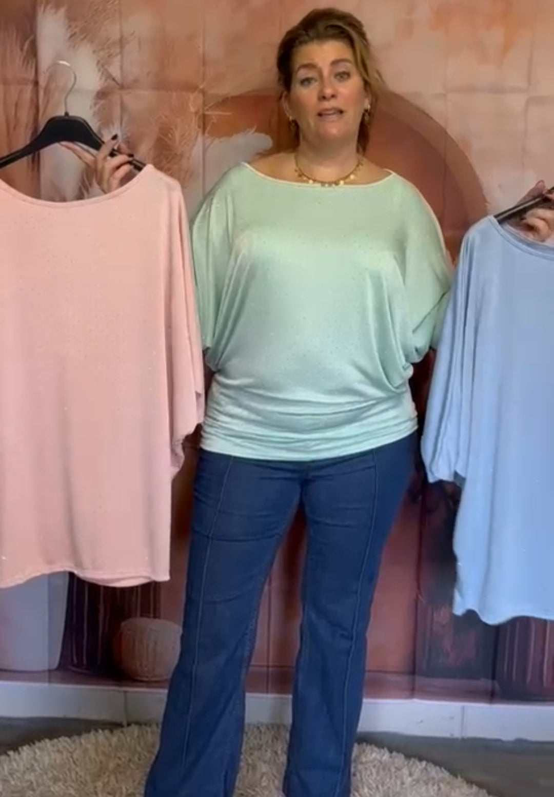 Dames vleermuis top met glitters - Blauw | Lente & Pastels collectie