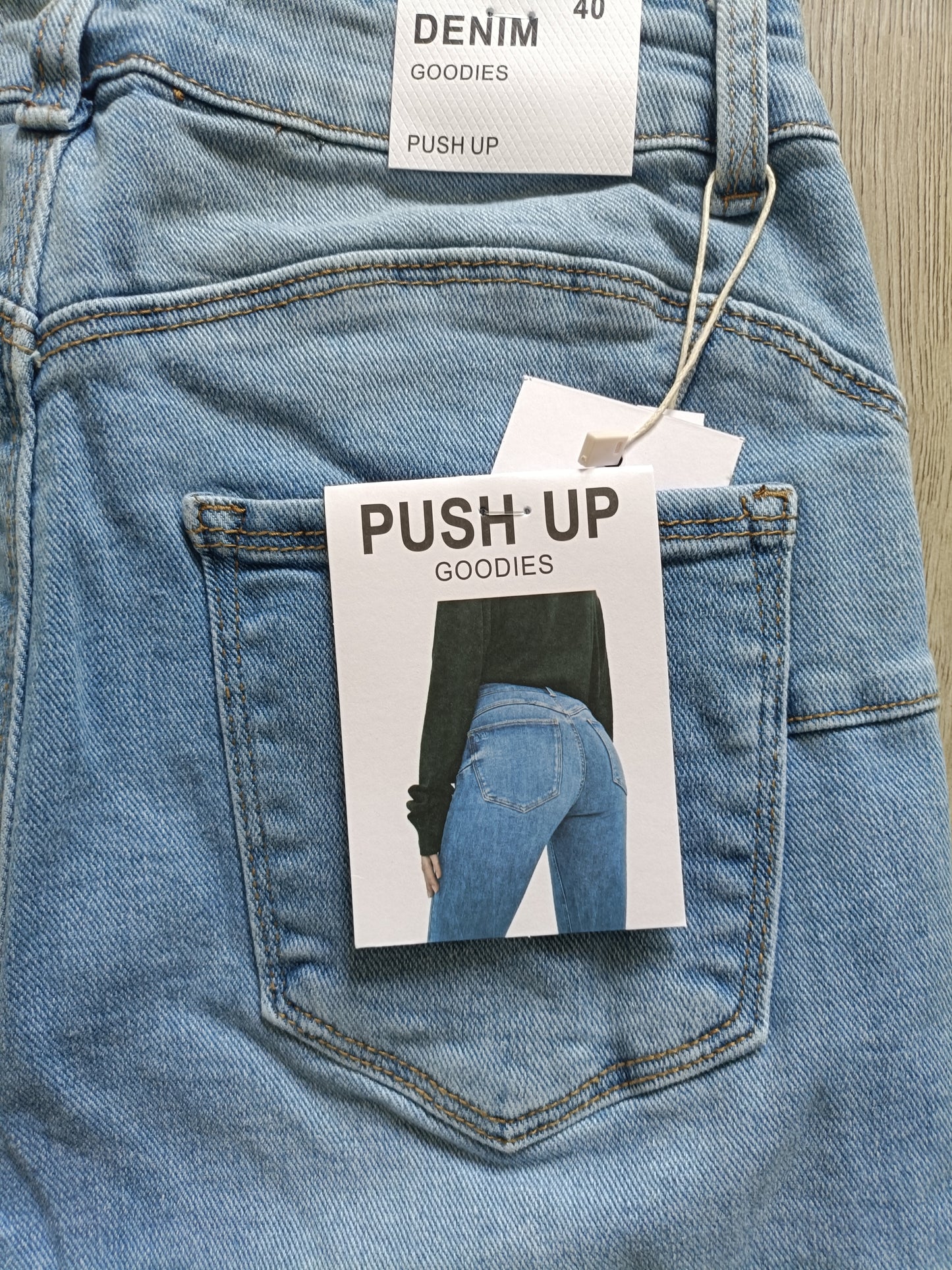 Goodies jeans voor dames - Push up model. Detail foto
