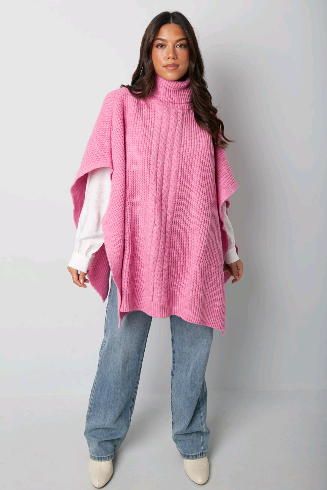 Tess - Zwarte gebreide poncho met col | Colourful Sweaters collectie