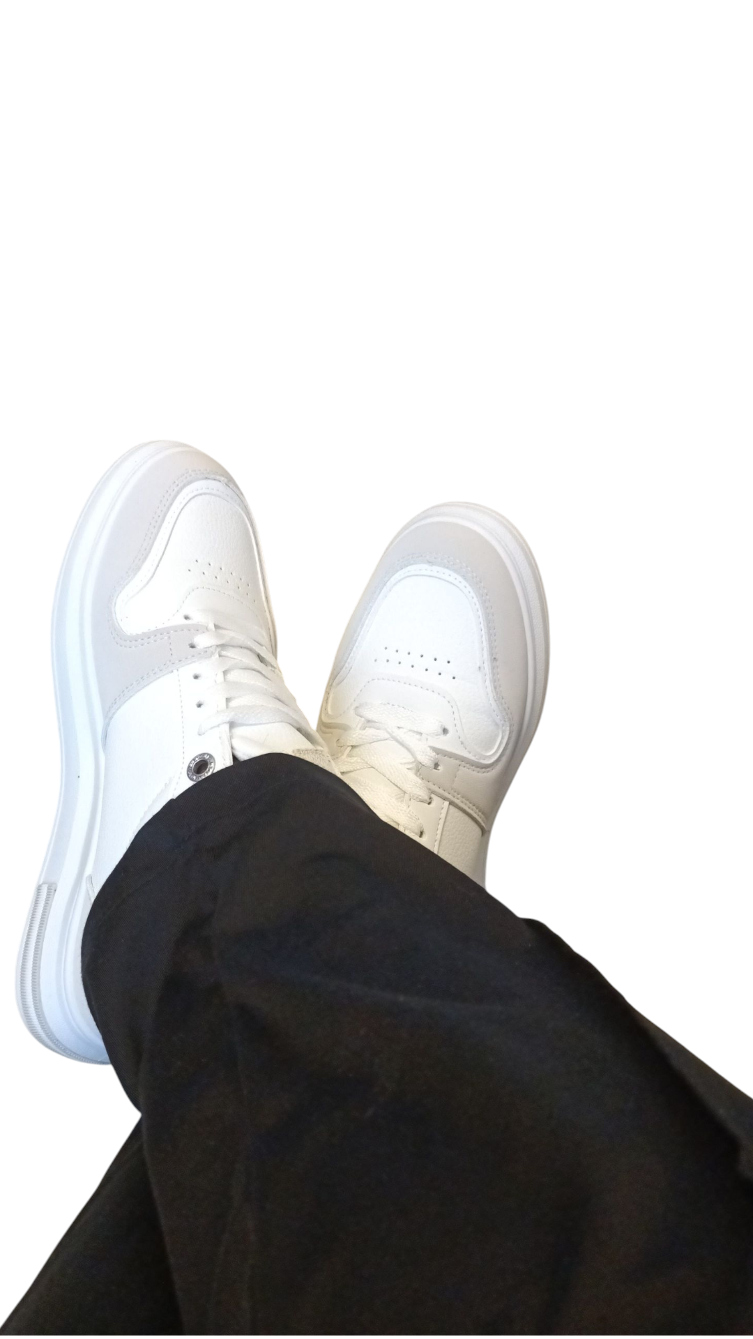 Trendy witte dames sneakers met gouden en beige details