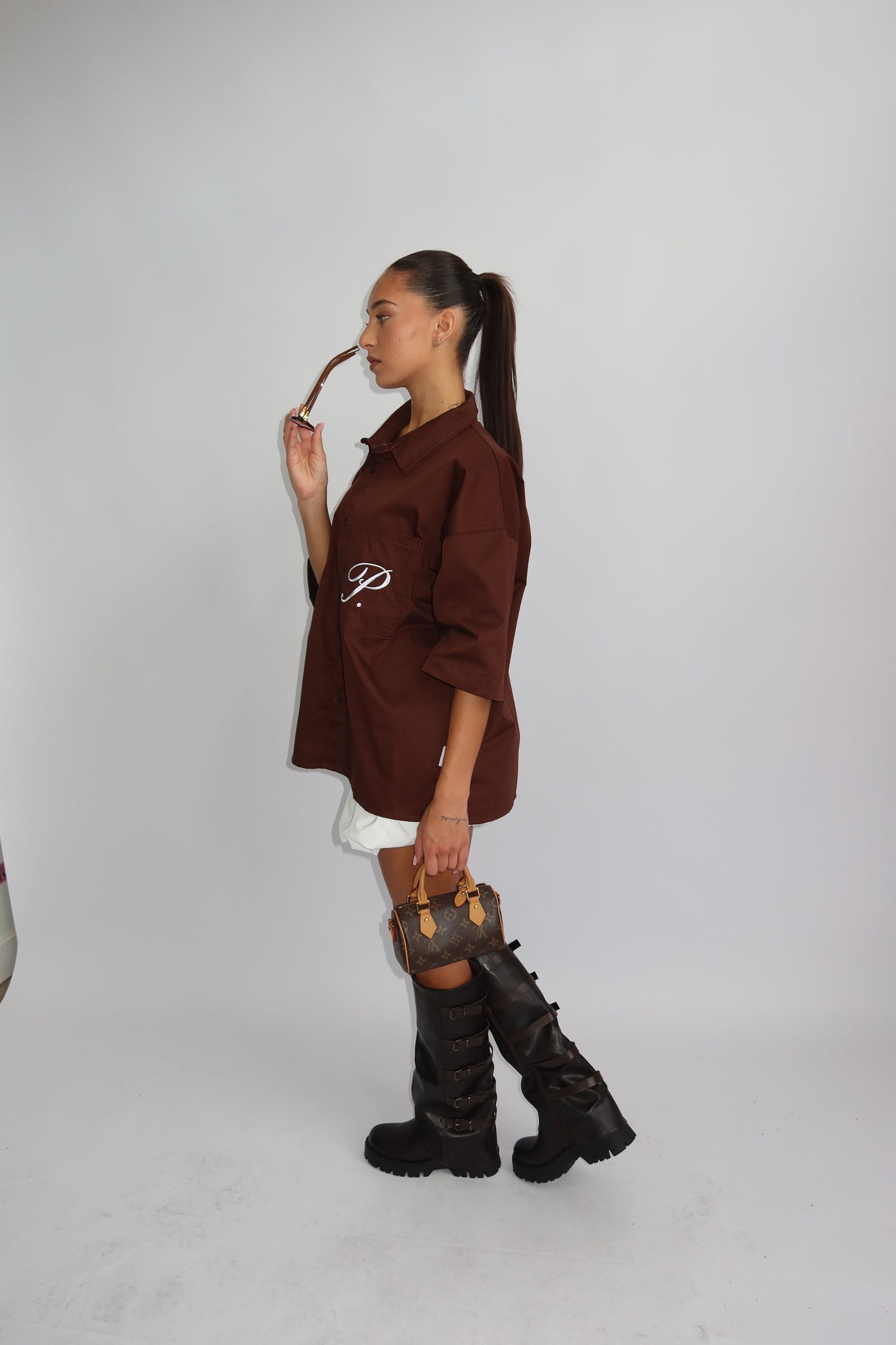Priority 'P' boyfriend blouse dames - Donkerbruin | End of Summer collectie