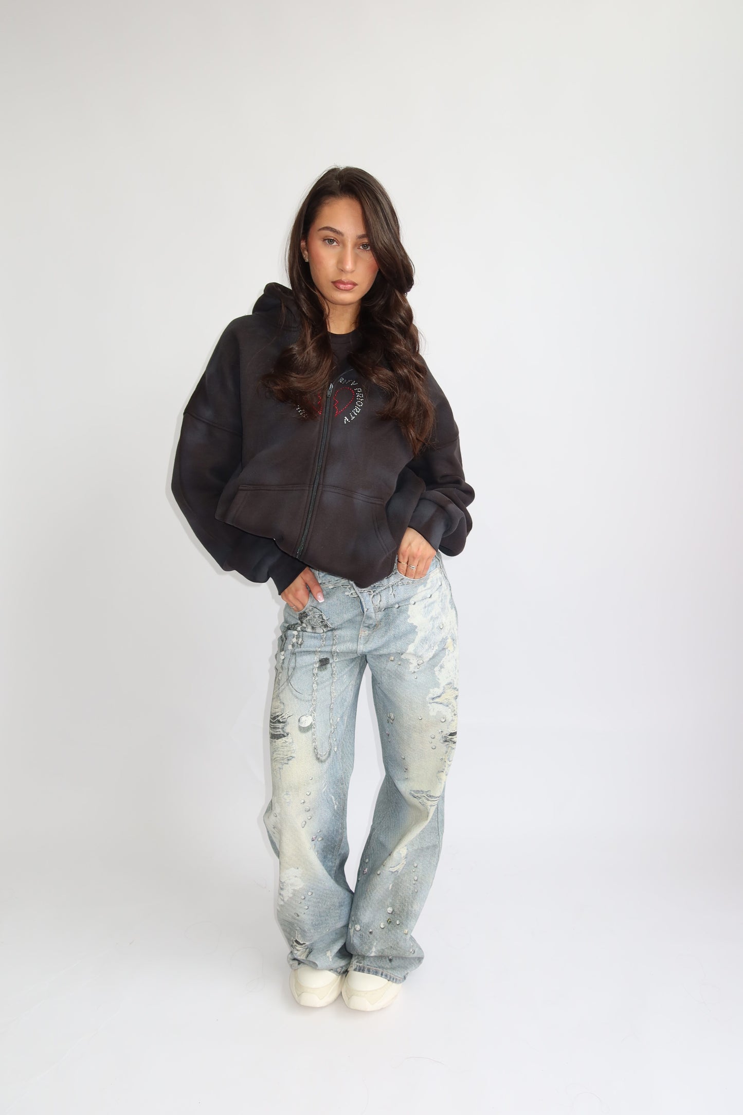 Priority hoodie; Priority Rhinestone zip-up vest AW25 - Zwart (Washed Black)