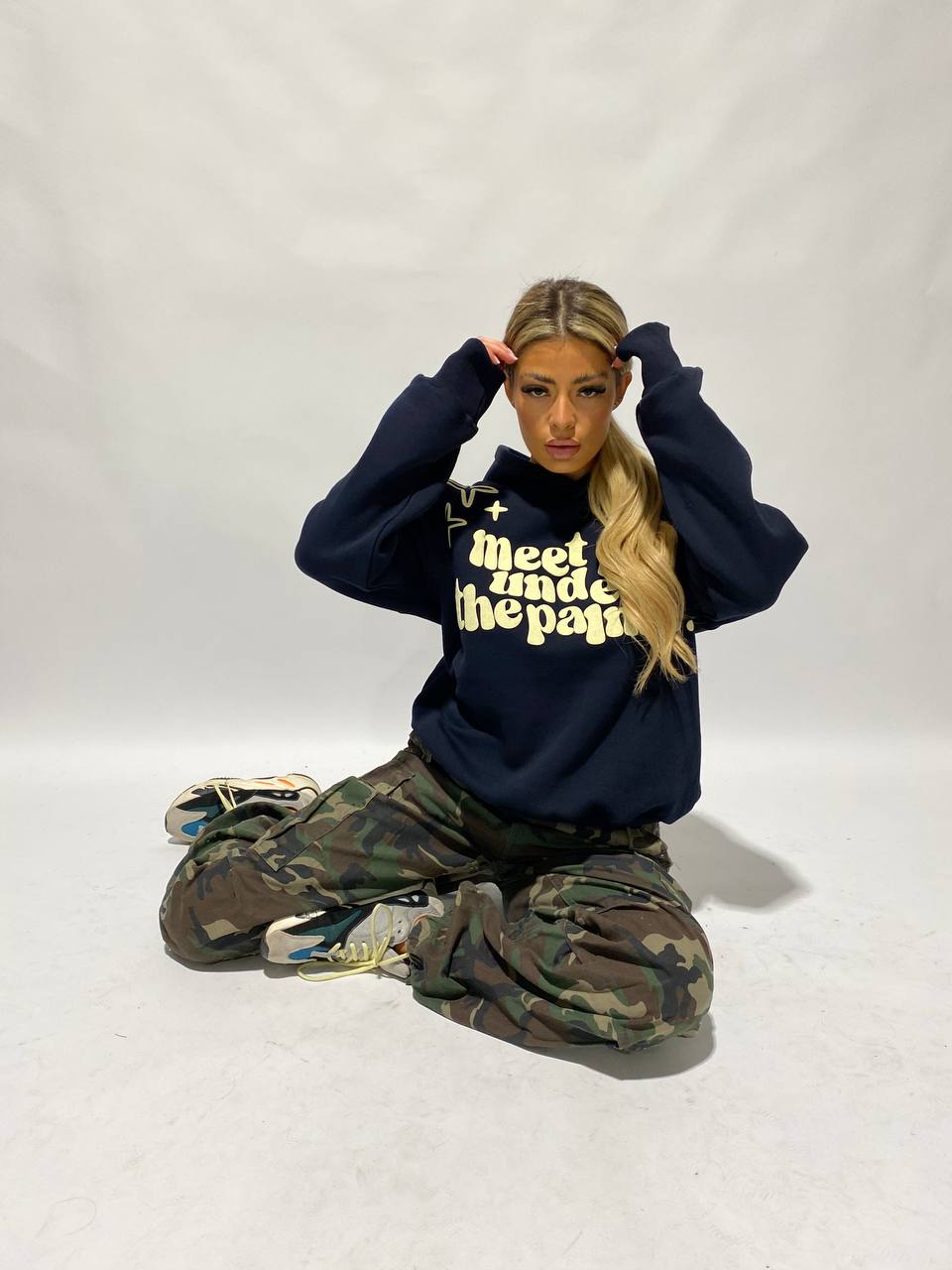 Priority hoodie: Meet me under the palms of L.A. - Navy blue/ donkerblauw