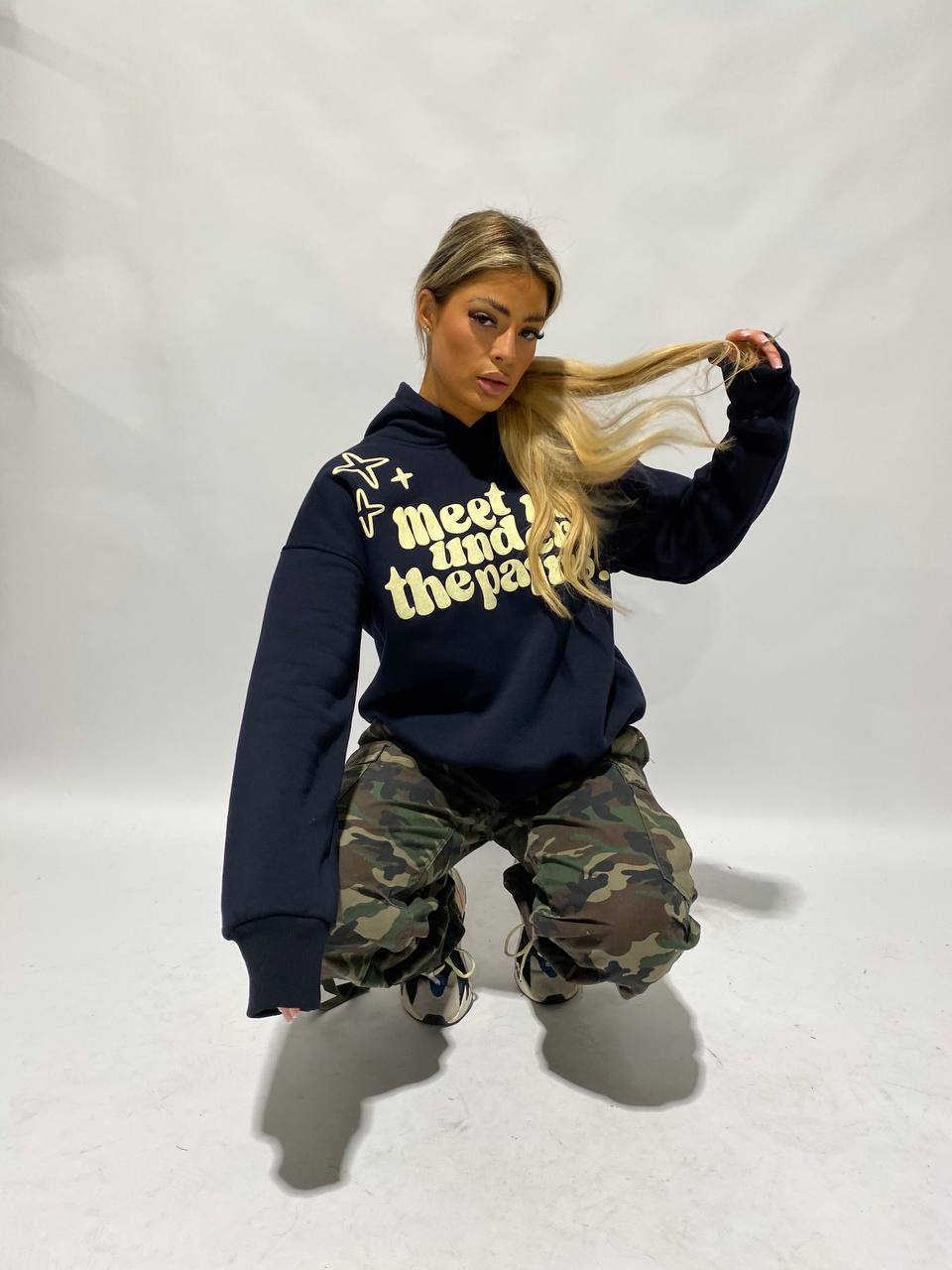 Priority hoodie: Meet me under the palms of L.A. - Navy blue/ donkerblauw