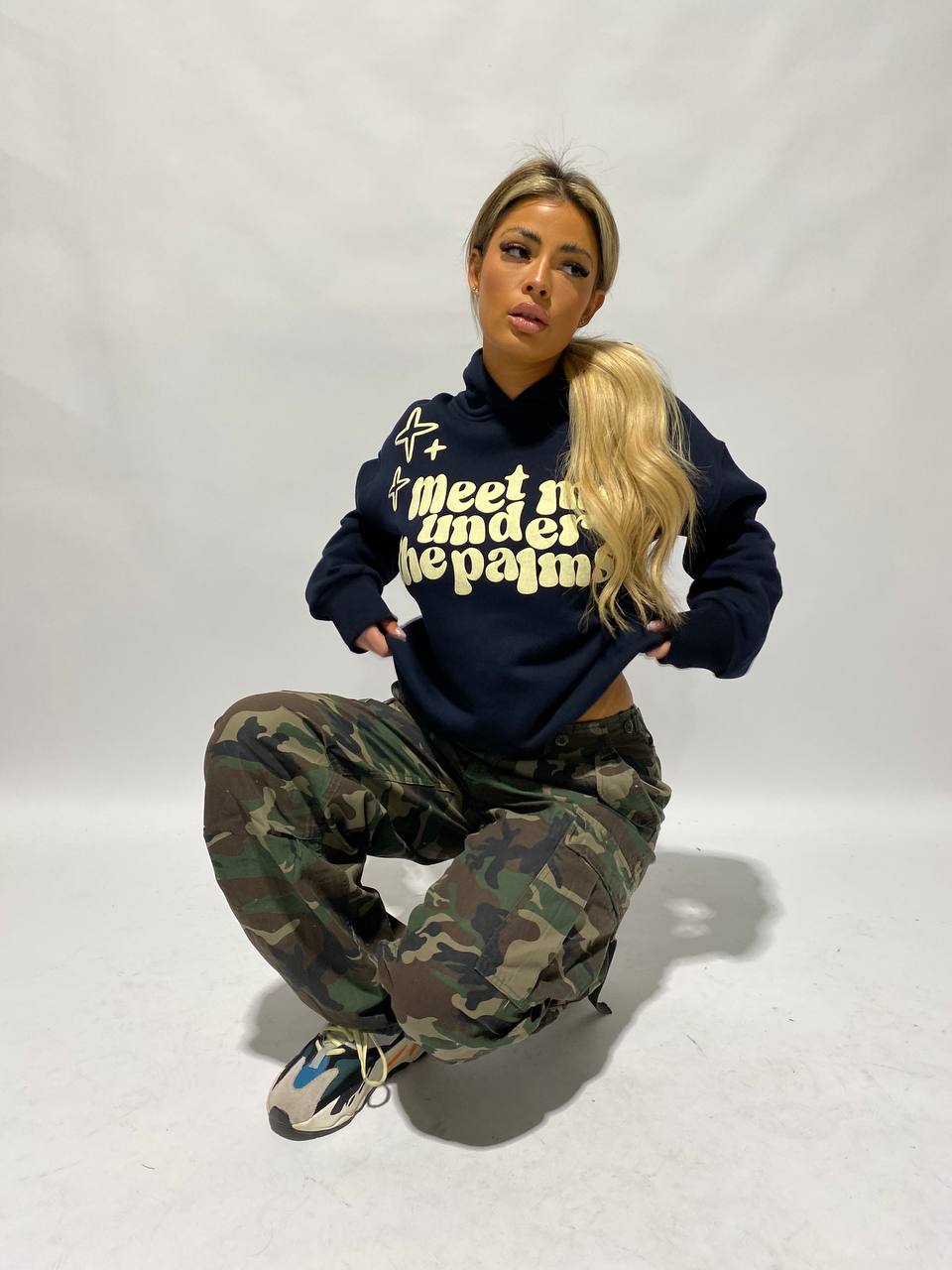 Priority hoodie: Meet me under the palms of L.A. - Navy blue/ donkerblauw