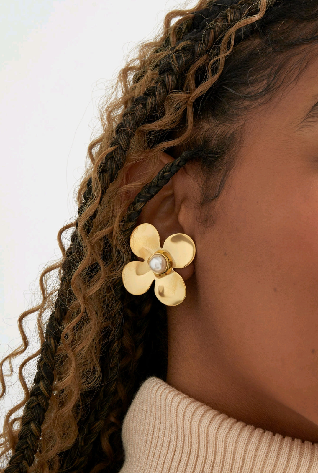 Zilveren RVS statement oorbellen bloem met parel - Floral Pearl