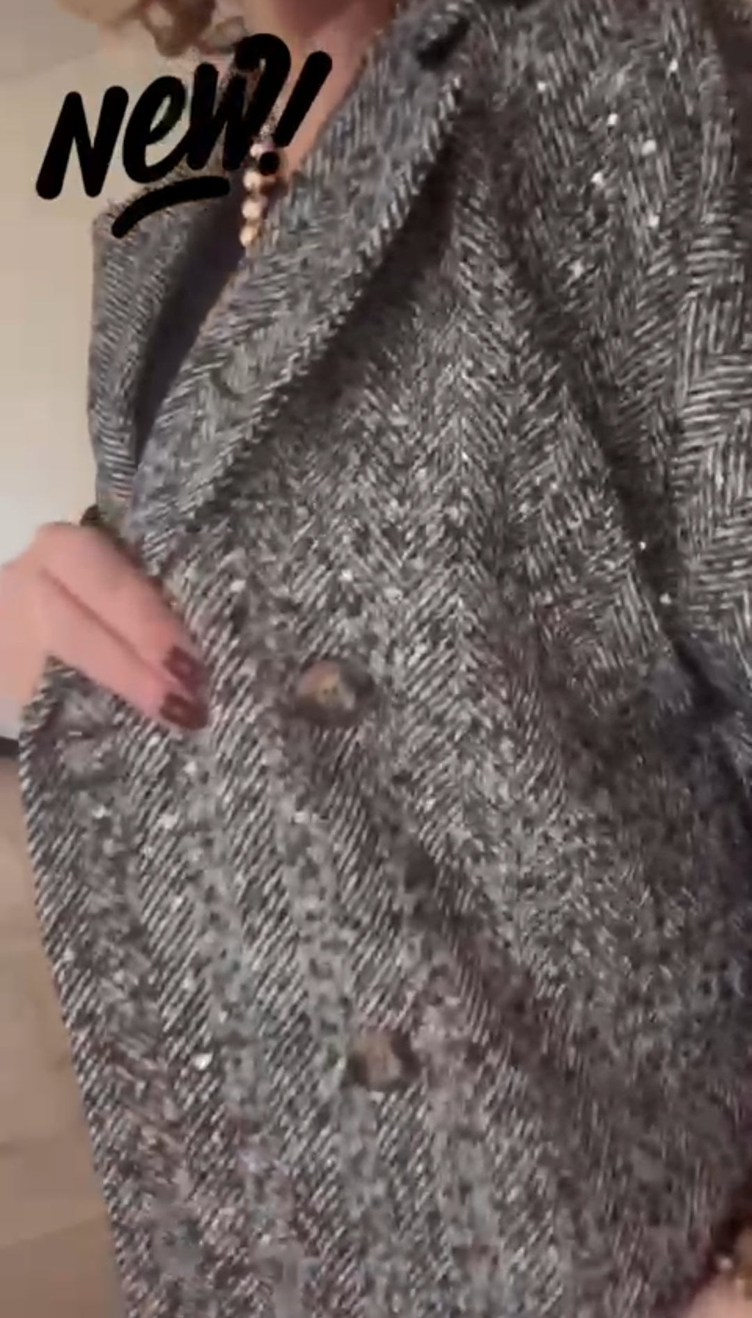 Korte tussenjas dames/ mouwloos vest met kleurloze lovertjes en visgraat patroon - Zwart | Fall4me collectie 2.0