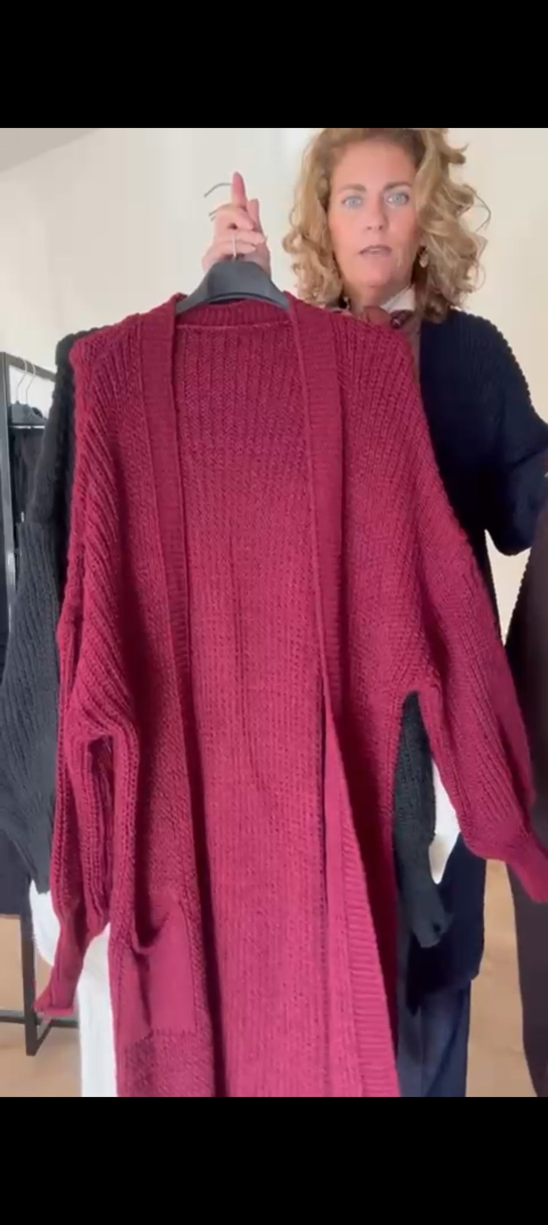 Lang gebreid vest dames met zakken; Lyna - Bordeaux | Fall4me collectie 2.0