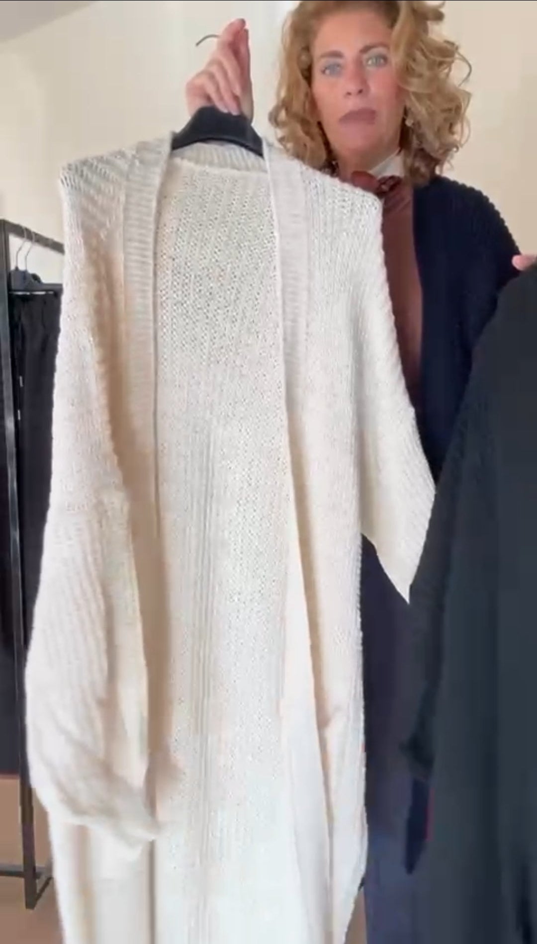 Lang gebreid vest dames met zakken; Lyna - Beige/ Roomwit | Fall4me collectie 2.0