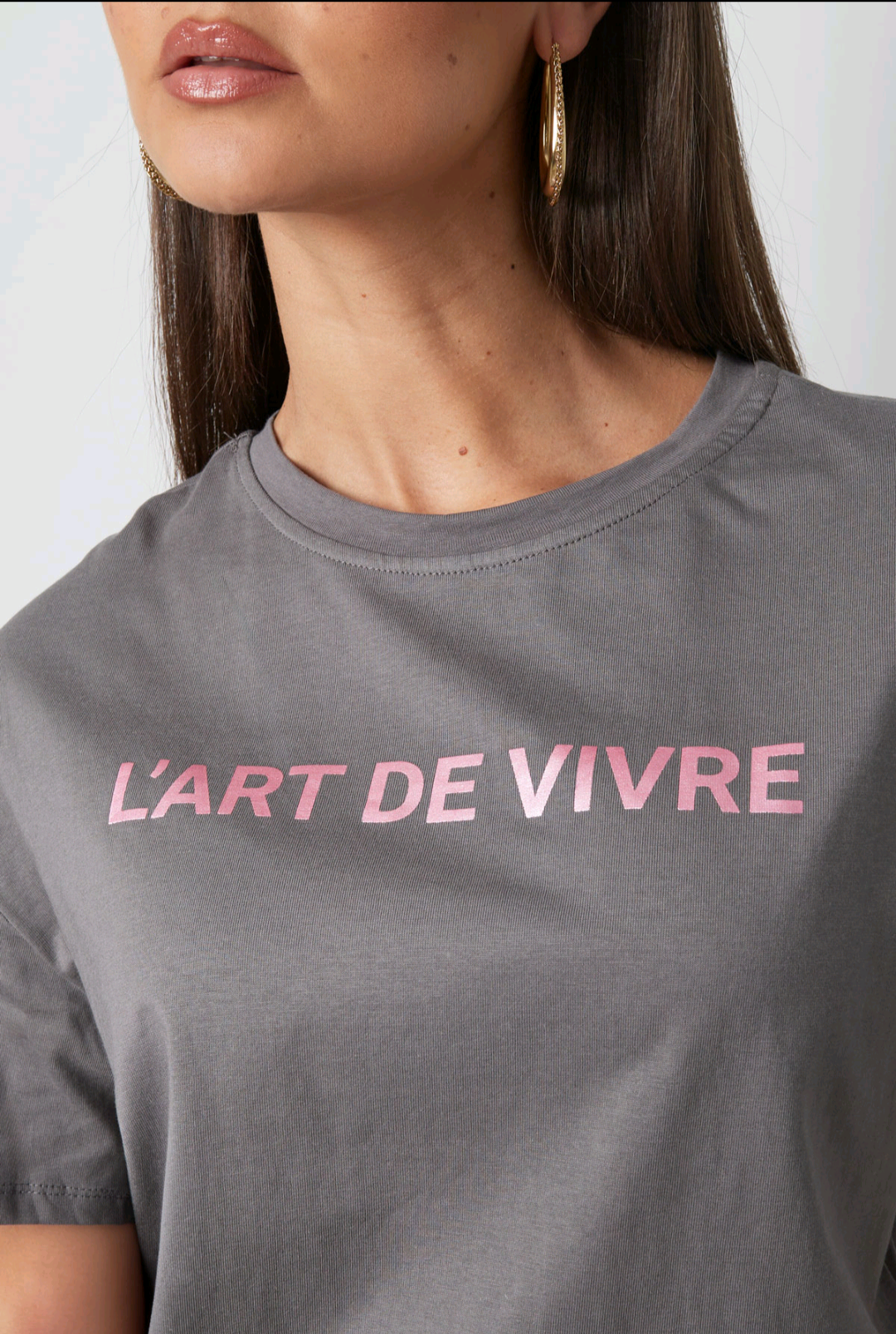 Gimme t-shirt dames met tekst; L'art de vivre - Grijs / Metallic roze| Tee Time collectie