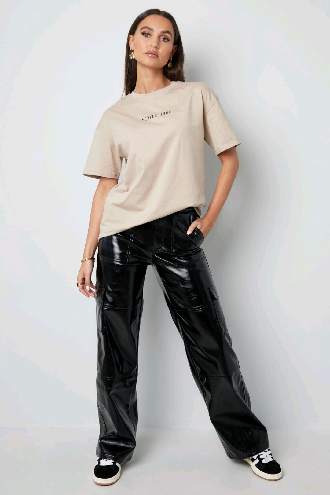 Gimme t-shirt dames met tekst; Soyez Libre - Beige | Tee Time collectie