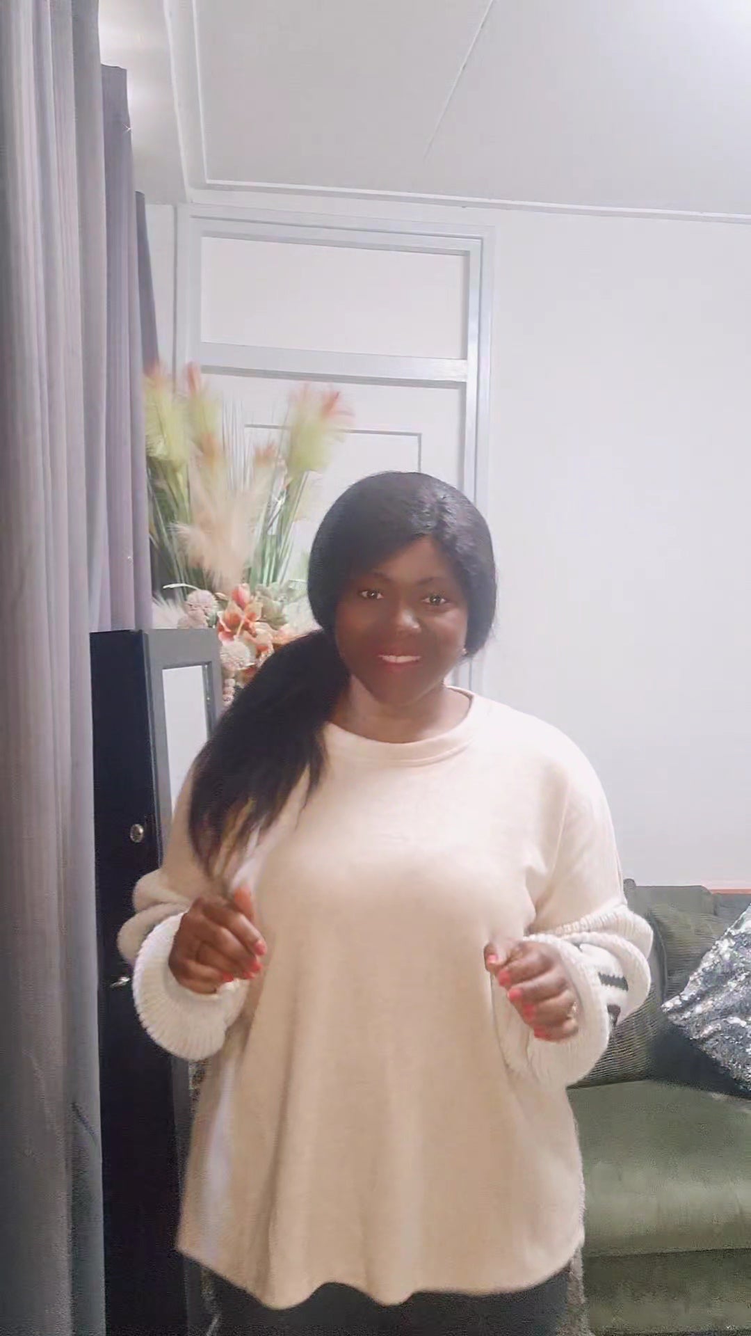 Plussize Trui In Love - Beige Zachte Trui met Gebreide Mouwen met de tekst LOVE.
