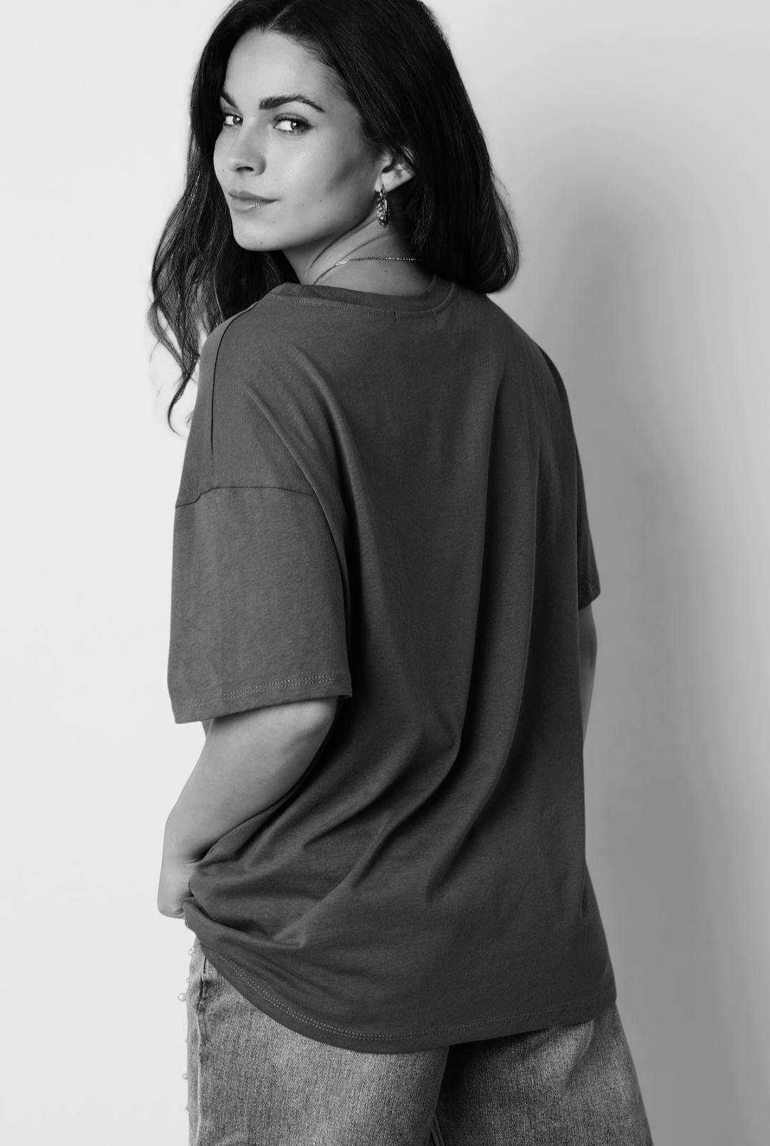Gimme grijs dames t-shirt met witte opdruk tekst; 'Mon cheri' - Grijs/Wit | Tee Time collectie