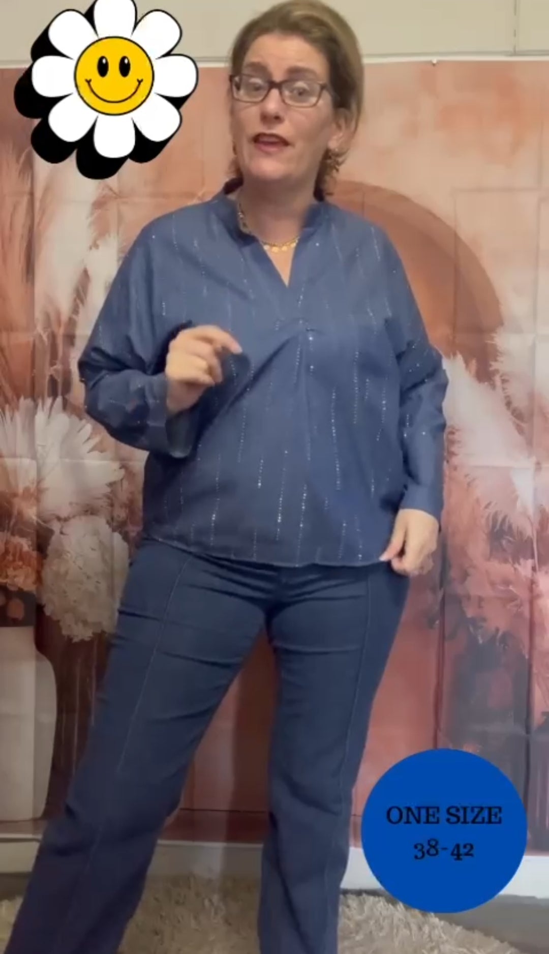 Vrouwelijke denimtop in spijkerstof – ideaal voor festivals.