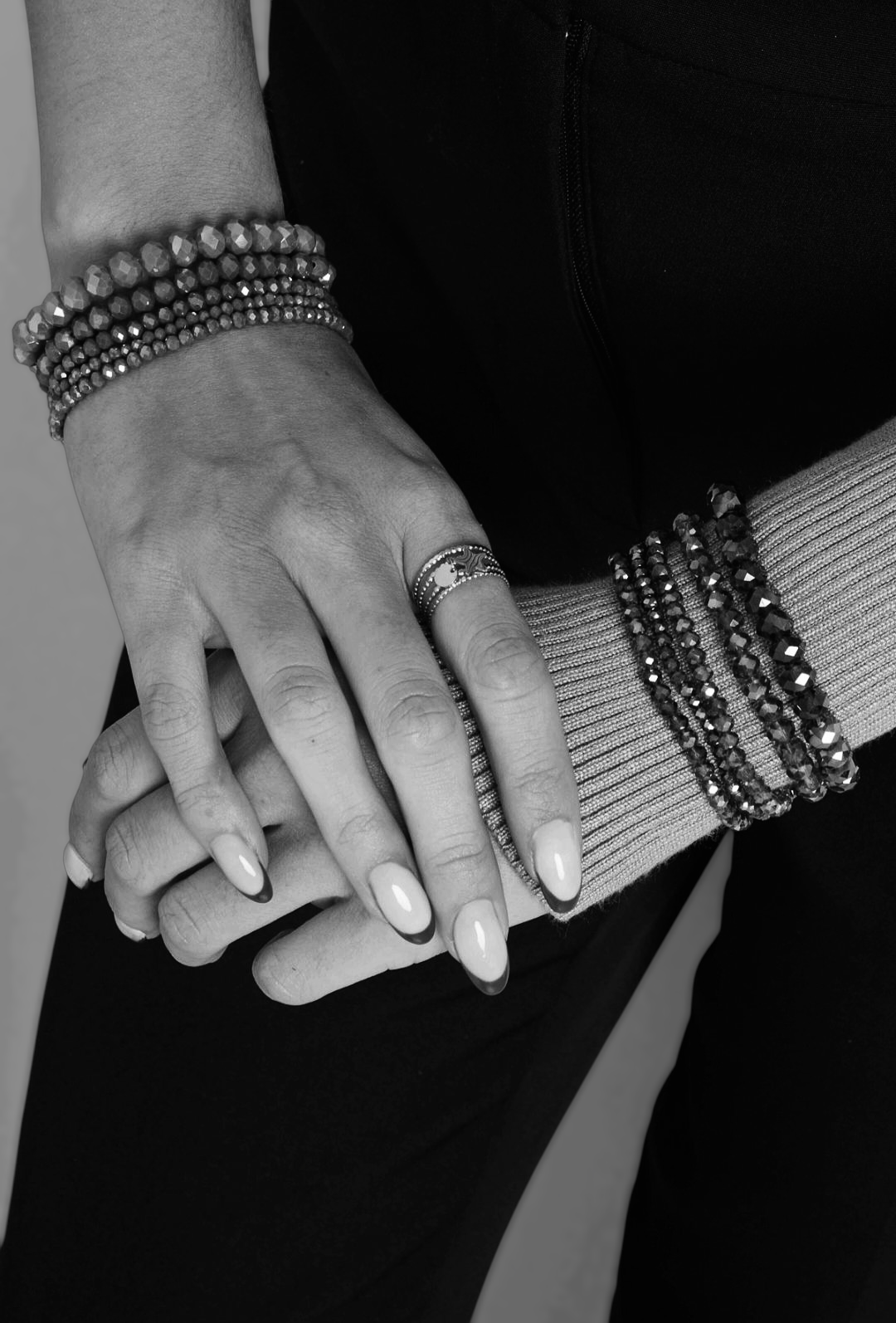 Kralen armband dames; Set van 5 glaskralen armbandjes met facet glans – Coral Glow | Festival Ready collectie
