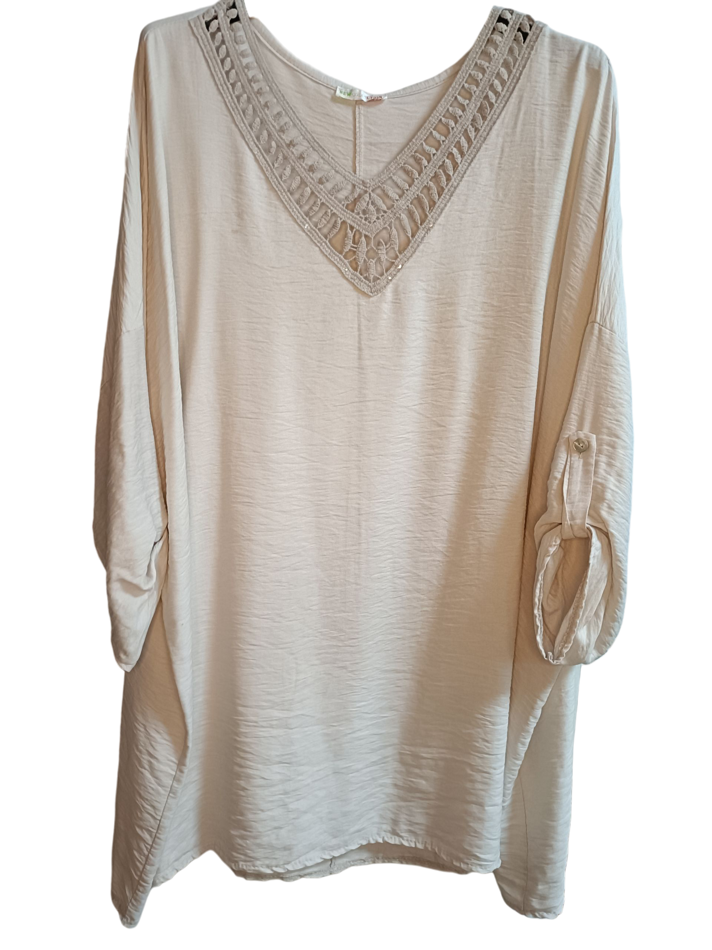 Zomerse dames top grote maat met broderie hals