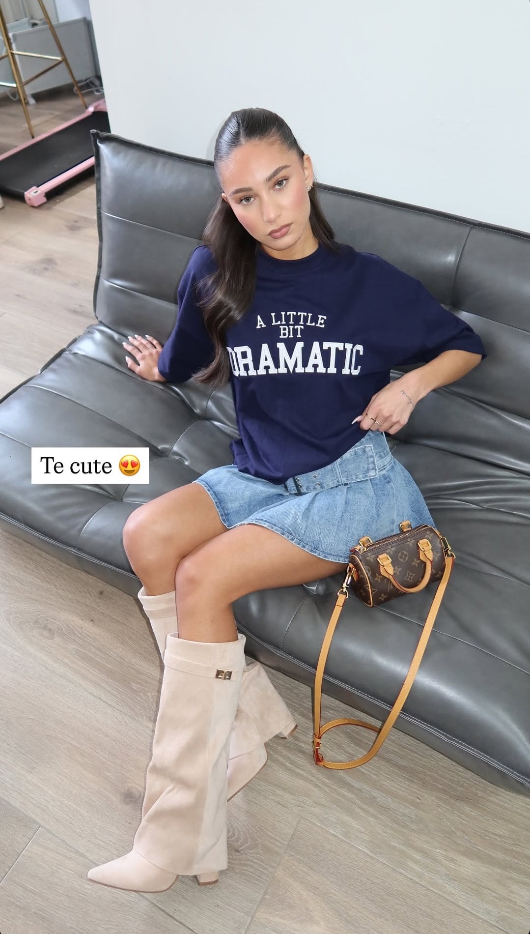 Priority: Ann-Fleur A Little bit Dramatic tee/t-shirt -Marineblauw/ Deep Blue