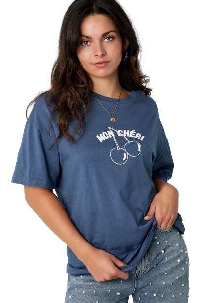 Gimme blauw dames t-shirt met witte opdruk tekst; 'Mon cheri' - Blauw/Wit | Tee Time collectie