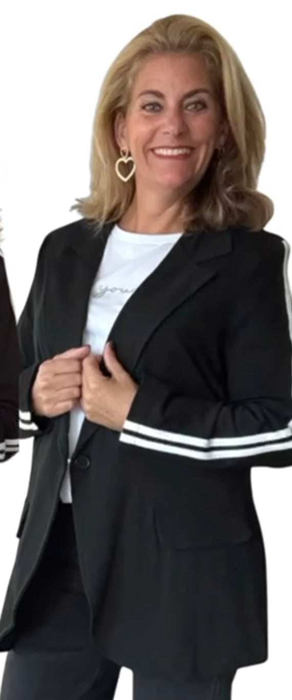 Comfy dames blazer met strepen; plussize (40-46) - Zwart | Fall4me collectie