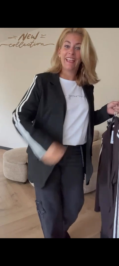 Comfy dames blazer met strepen; plussize (40-46) - Zwart | Fall4me collectie