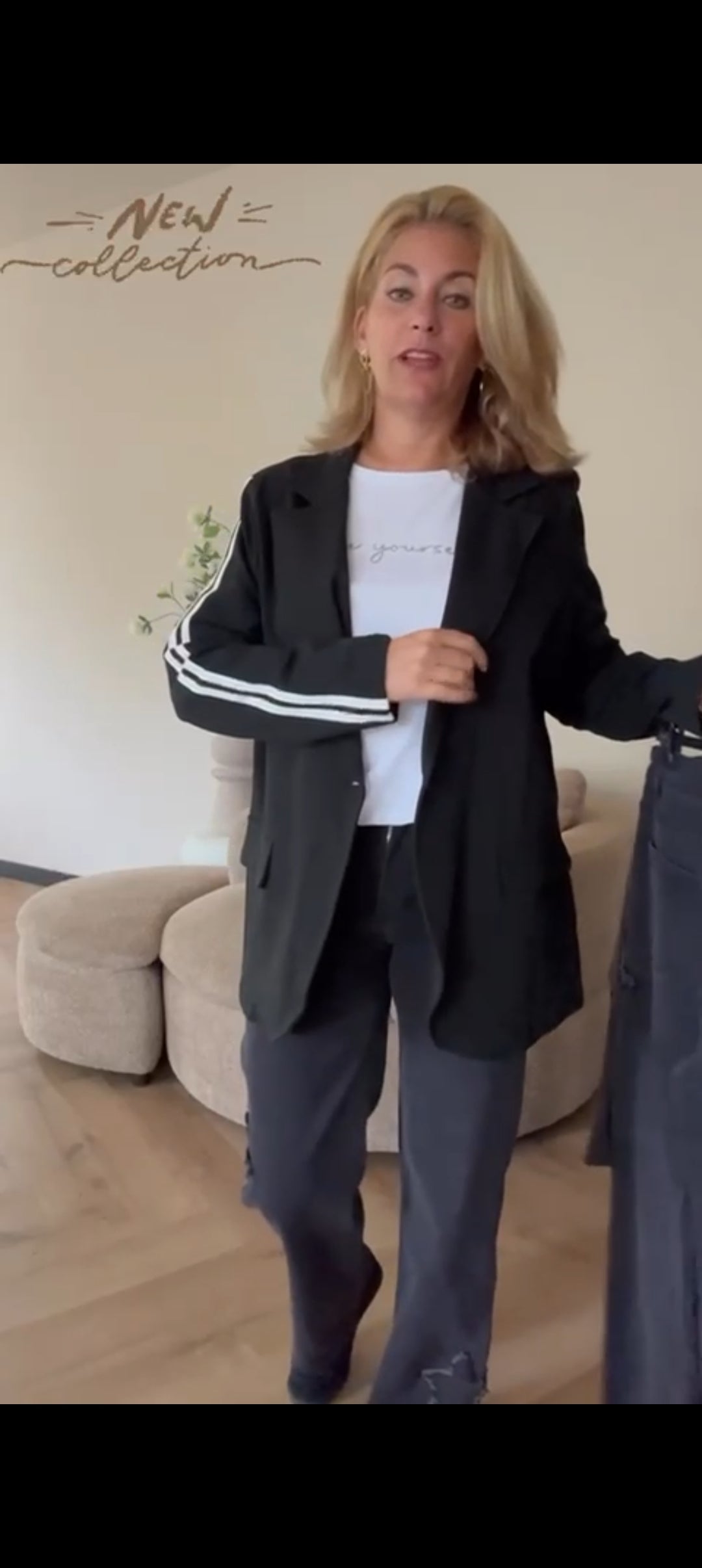 Comfy dames blazer met strepen; plussize (40-46) - Zwart | Fall4me collectie