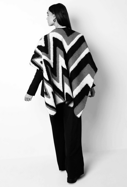 Dames omslagdoek/ poncho met grafische print - Zwart/ Beige | Fall4Me collectie