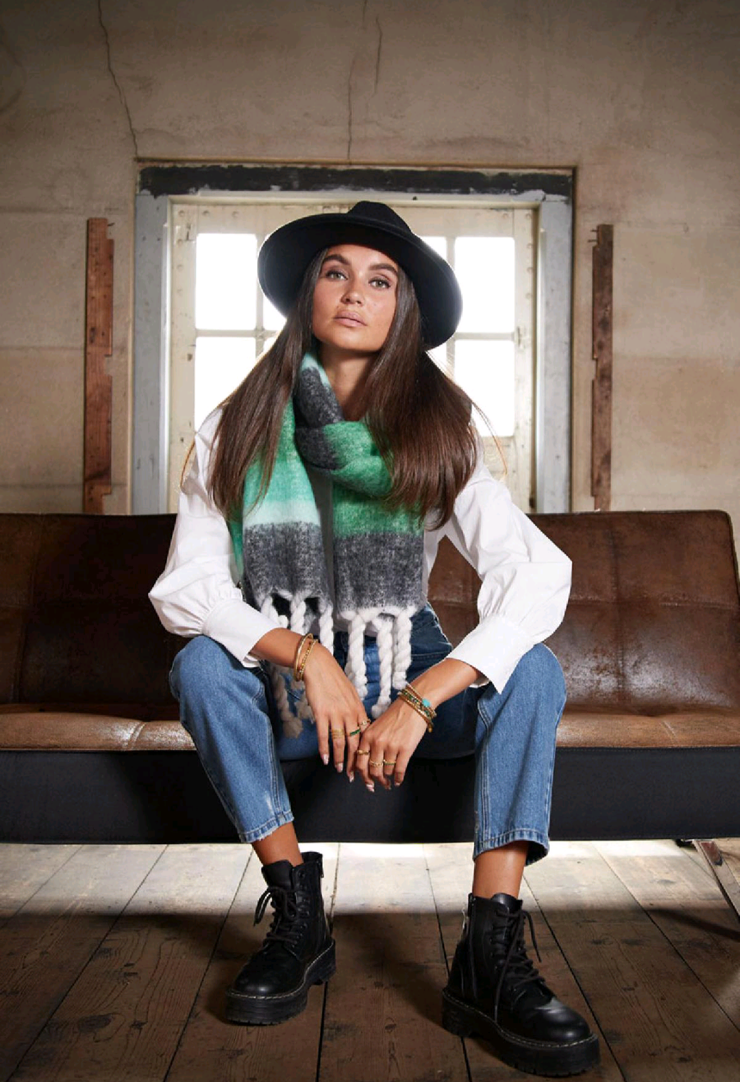 Winter sjaal dames met ombre effect en gevlochten franjes - Oranje | Fall4me collectie