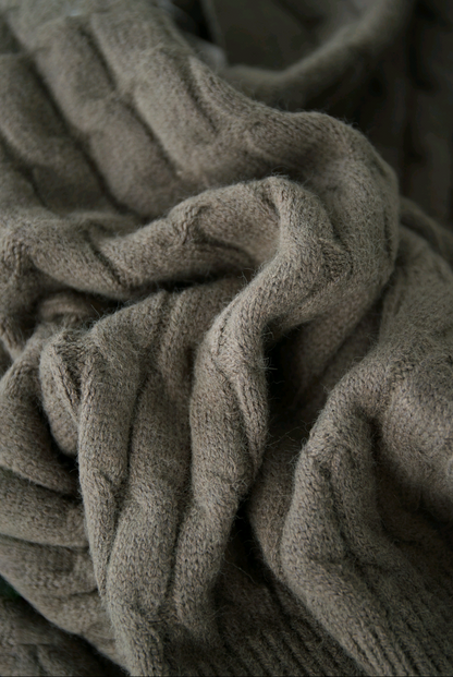 Gimme: comfy gebreide kabel trui dames met V-hals en kraag - Gebroken Wit | Fall4me collectie