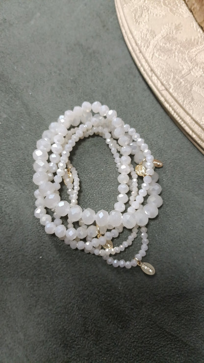 Kralen armband dames; Set van 5 glaskralen armbandjes met facet glans – Ivory Pearl