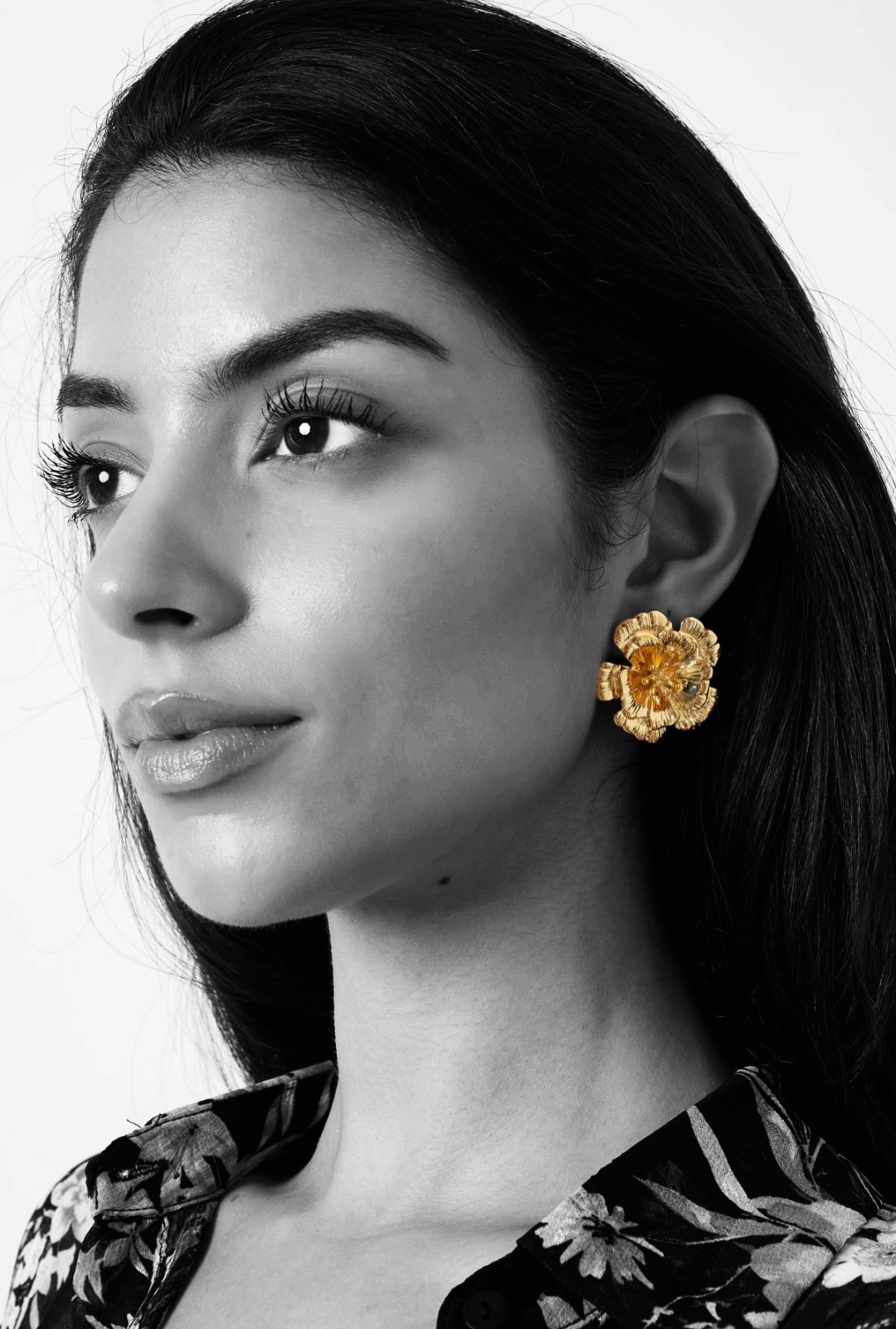 Gouden oorbellen dames; 3D bloem
