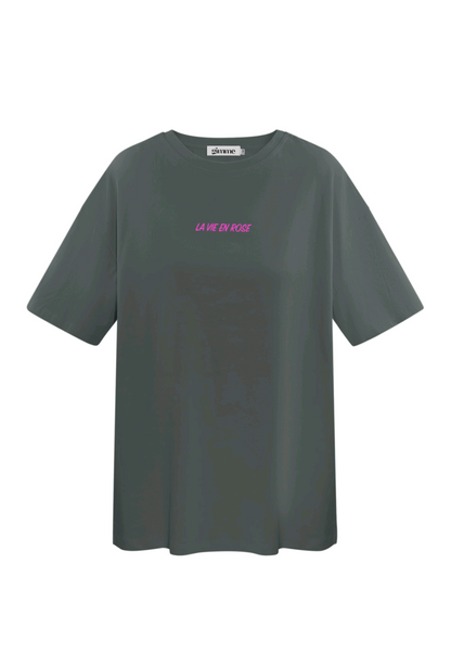 Gimme grijs dames t-shirt met roze tekst op de rug; 'La Vie en Rose' - Grijs/Roze | Tee Time collectie