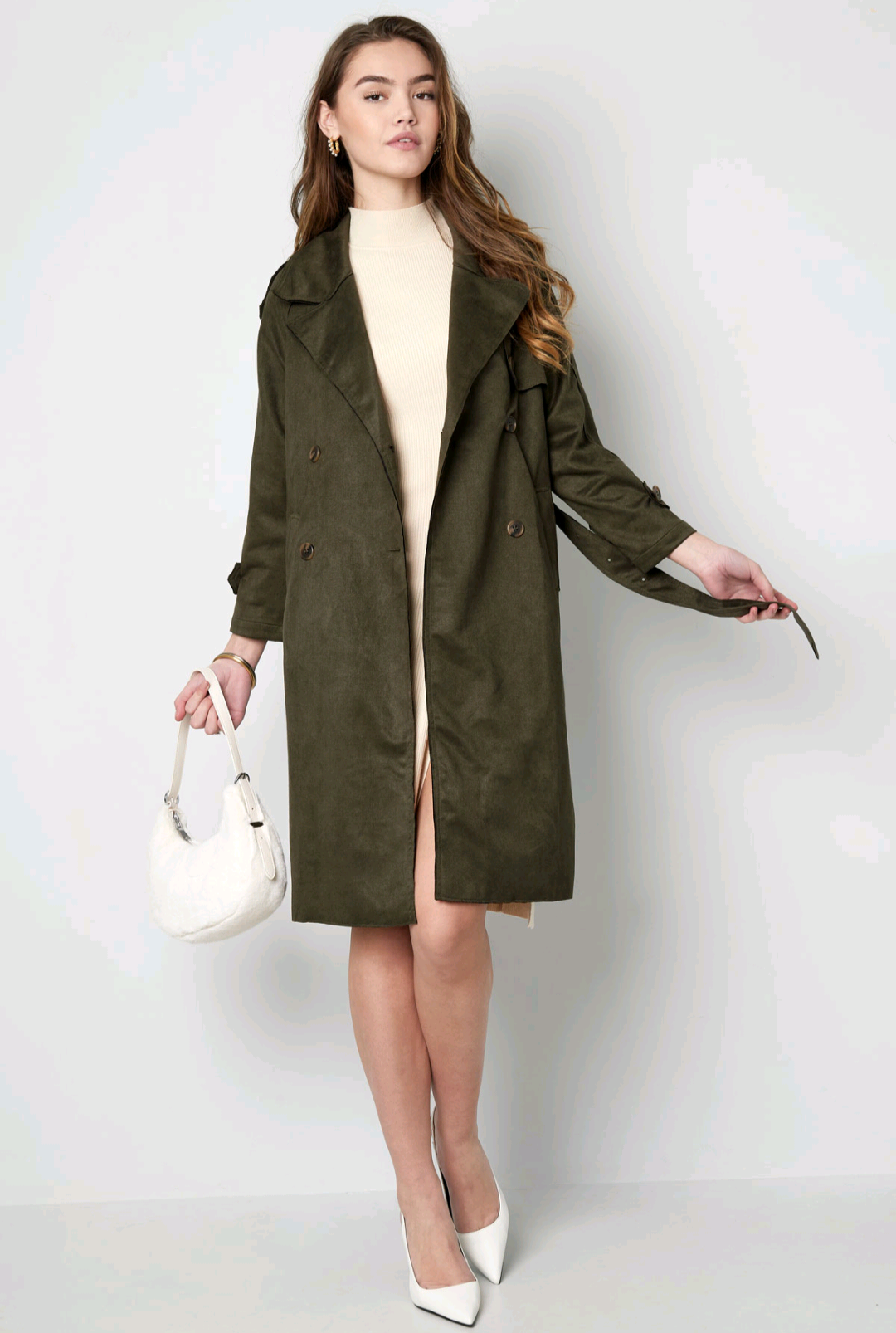 Suedine trenchcoat dames lang - Olijfgroen | Fall4Me collectie