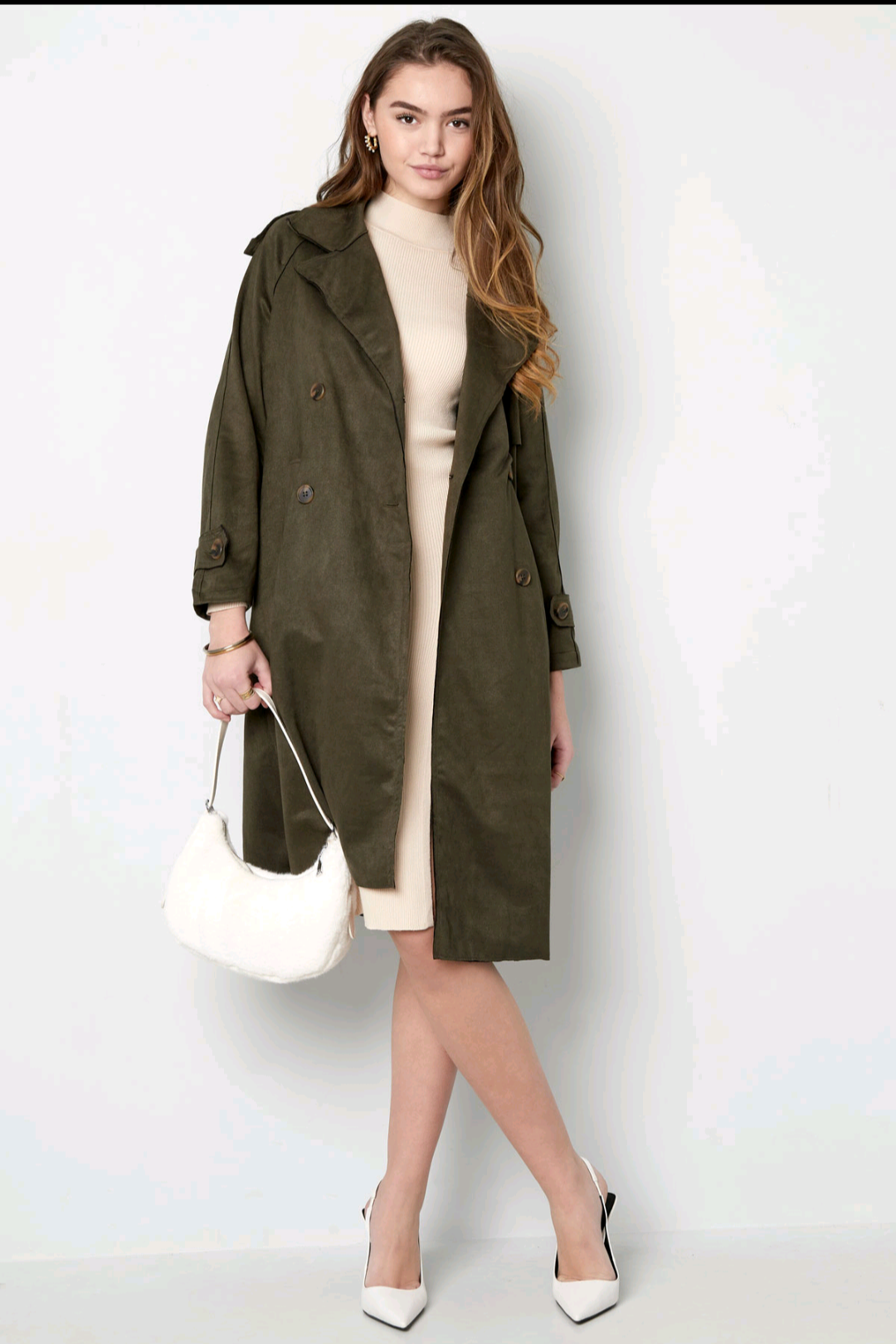 Suedine trenchcoat dames lang - Olijfgroen | Fall4Me collectie