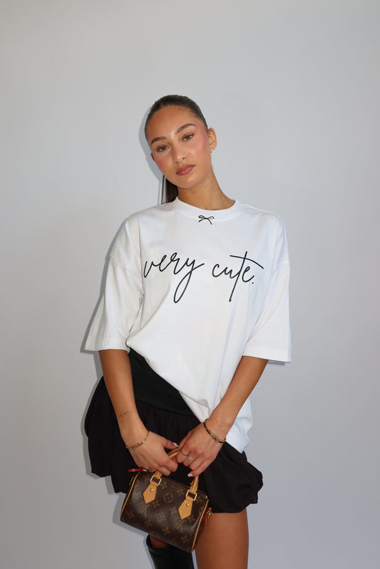 Priority: t-shirt dames; 'The very cute' oversized Tee - White/ Wit | Tee Time collectie
