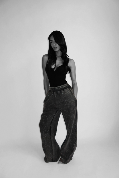 Priority strass jogger; Priority Rhinestone jogger Limited Edition - Zwart (Washed Black)