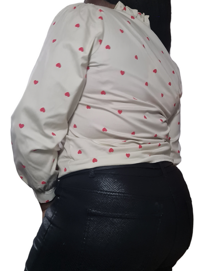 Lovely - Beige dames blouse met hartjes