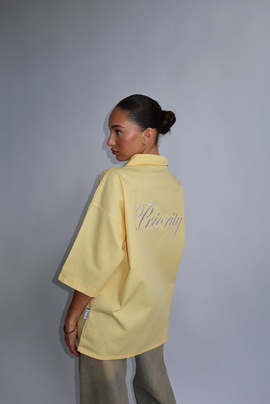 Priority 'P' boyfriend blouse dames - Botergeel | End of Summer collectie