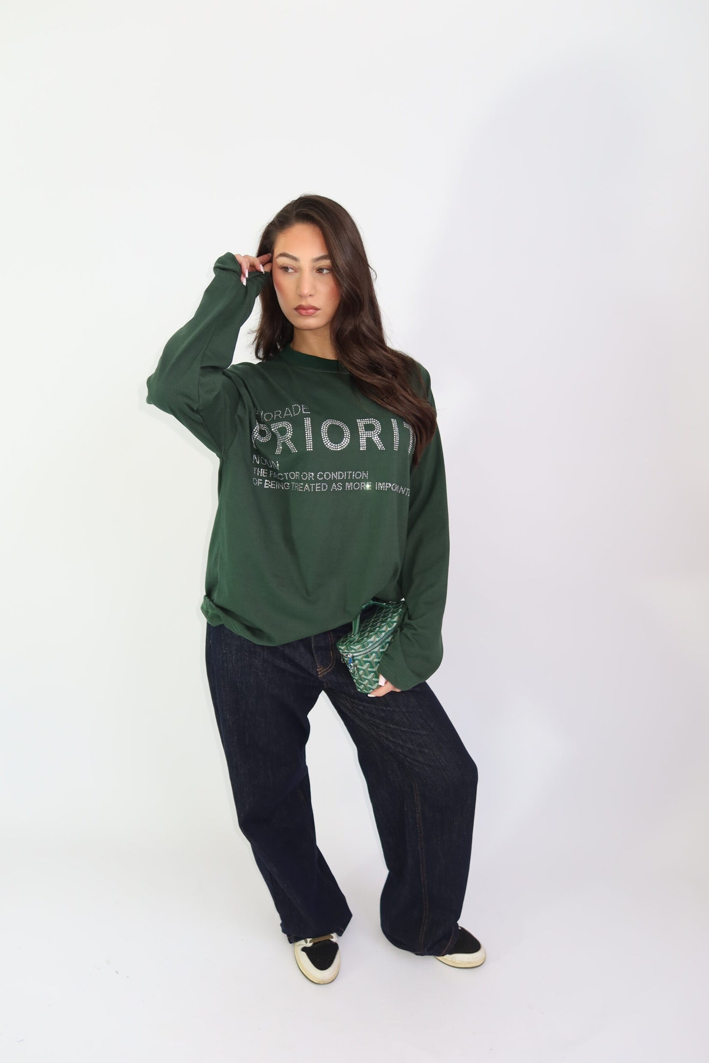 Priority Longsleeve: Priority rhinestone longsleeve 'Priorade' – Groen