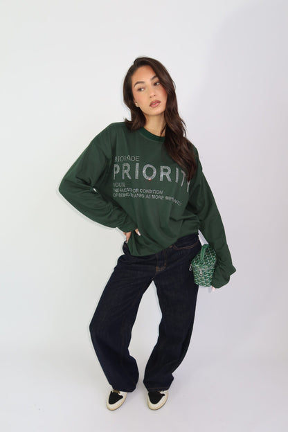 Priority Longsleeve: Priority rhinestone longsleeve 'Priorade' – Groen