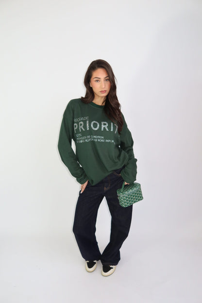 Priority Longsleeve: Priority rhinestone longsleeve 'Priorade' – Groen