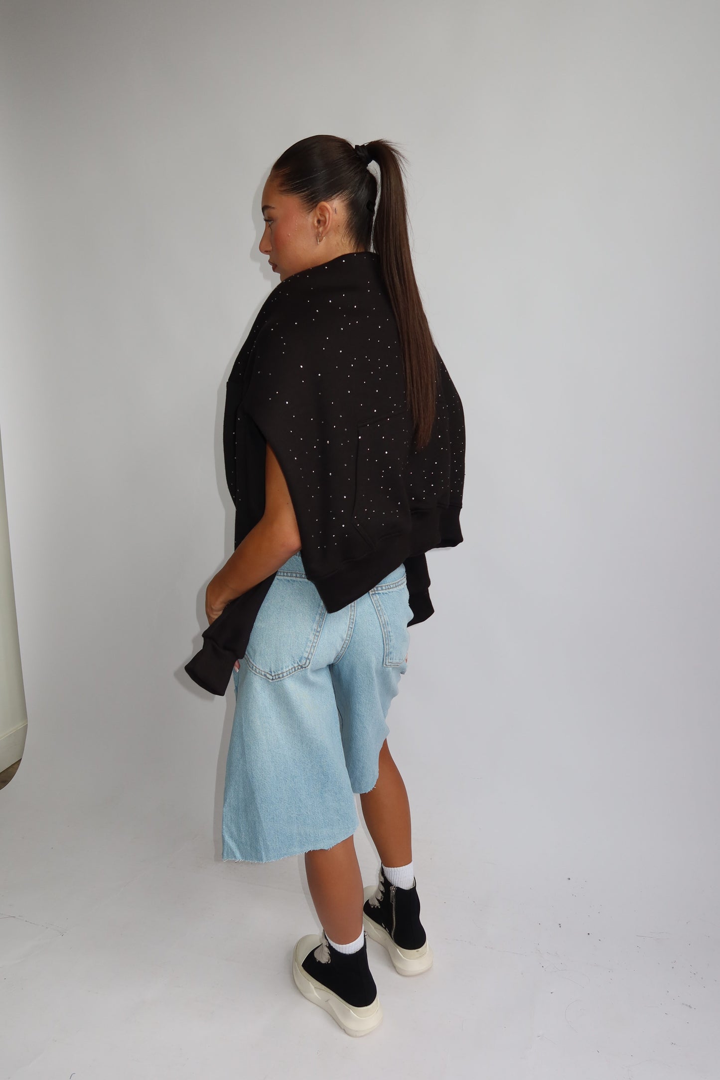 Priority hoodie; Priority Rhinestone hoodie - Zwart