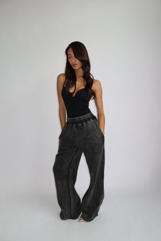 Priority strass jogger; Priority Rhinestone jogger Limited Edition - Zwart (Washed Black)