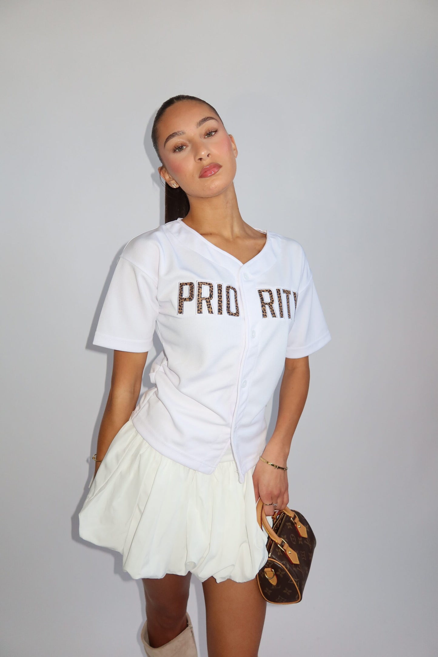 Priority t-shirt dames; Baseball buttoned jersey with Leopard patches - White/ Wit | Tee Time collectie