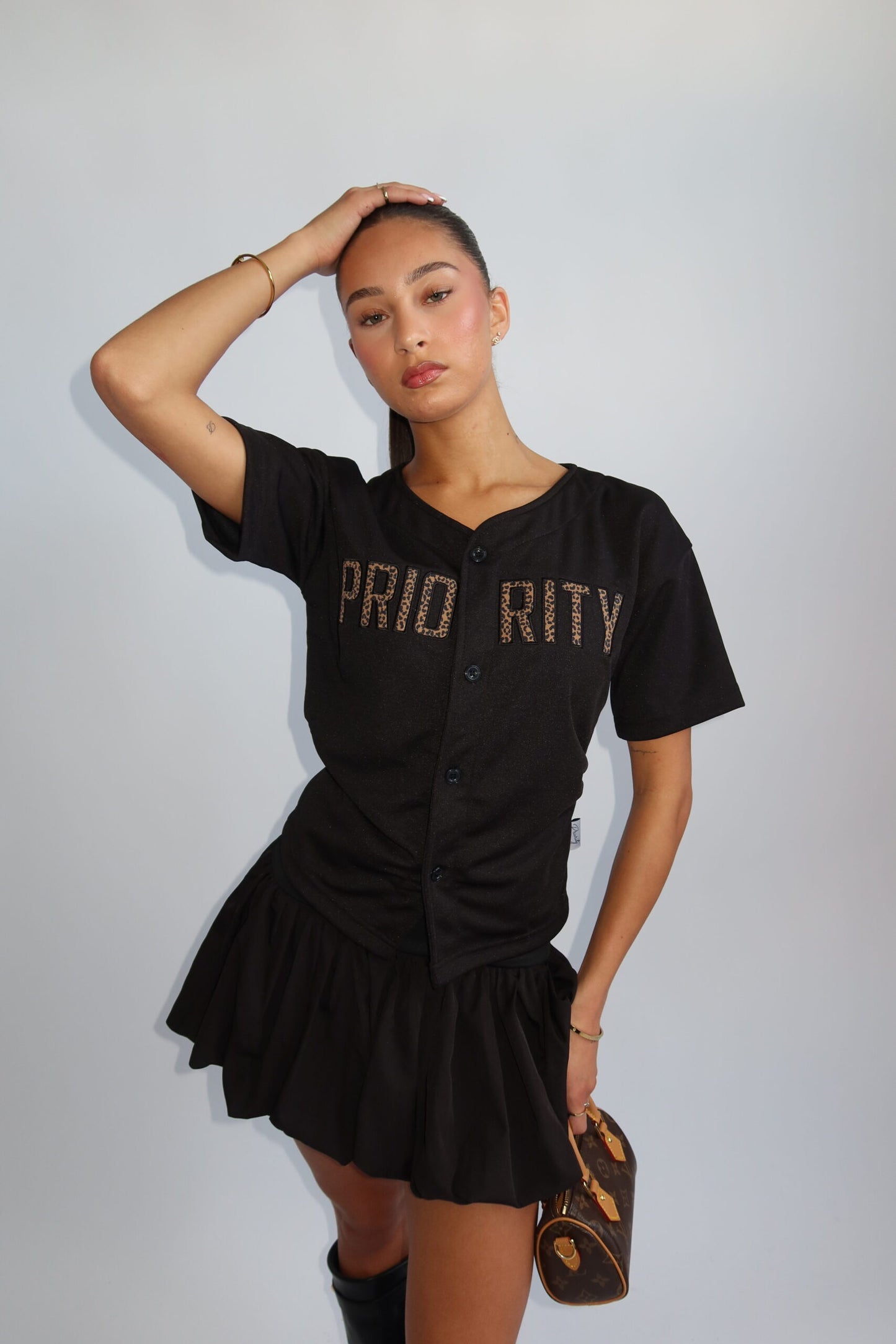 Priority t-shirt dames; Baseball buttoned jersey with Leopard patches - Black/ Zwart | Tee Time collectie
