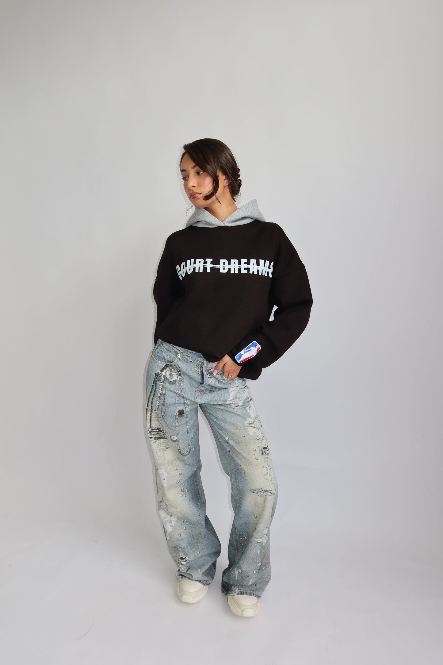 Priority hoodie; Priority Court Dreams hoodie AW25 - Zwart