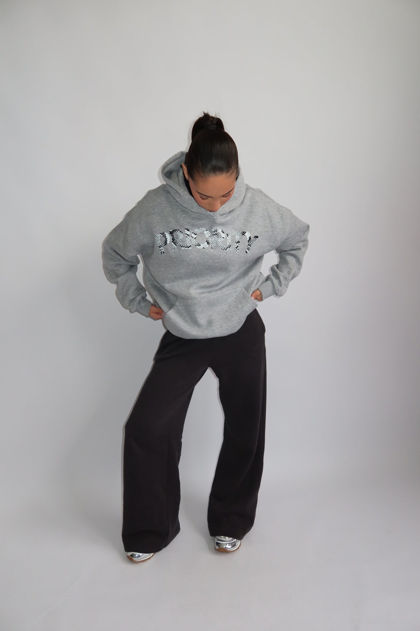 Priority hoodie; Priority Snakeprint hoodie AW25 - Marl Grey (Lichtgrijs)