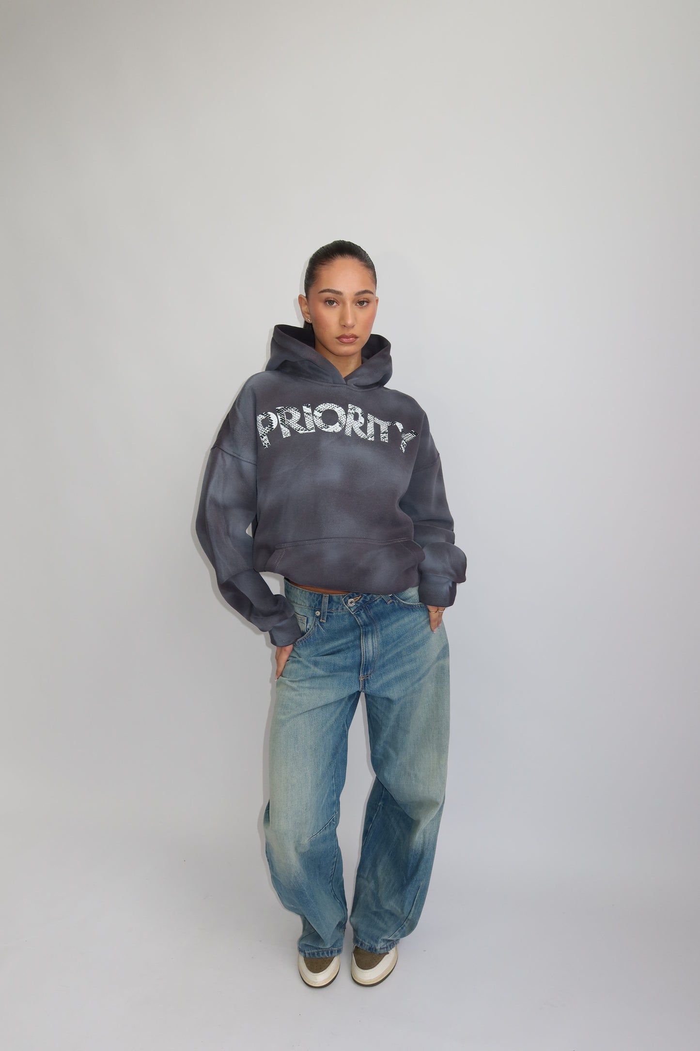 Priority hoodie; Priority Snakeprint hoodie AW25 - Denim Grey (Washed Grijs)