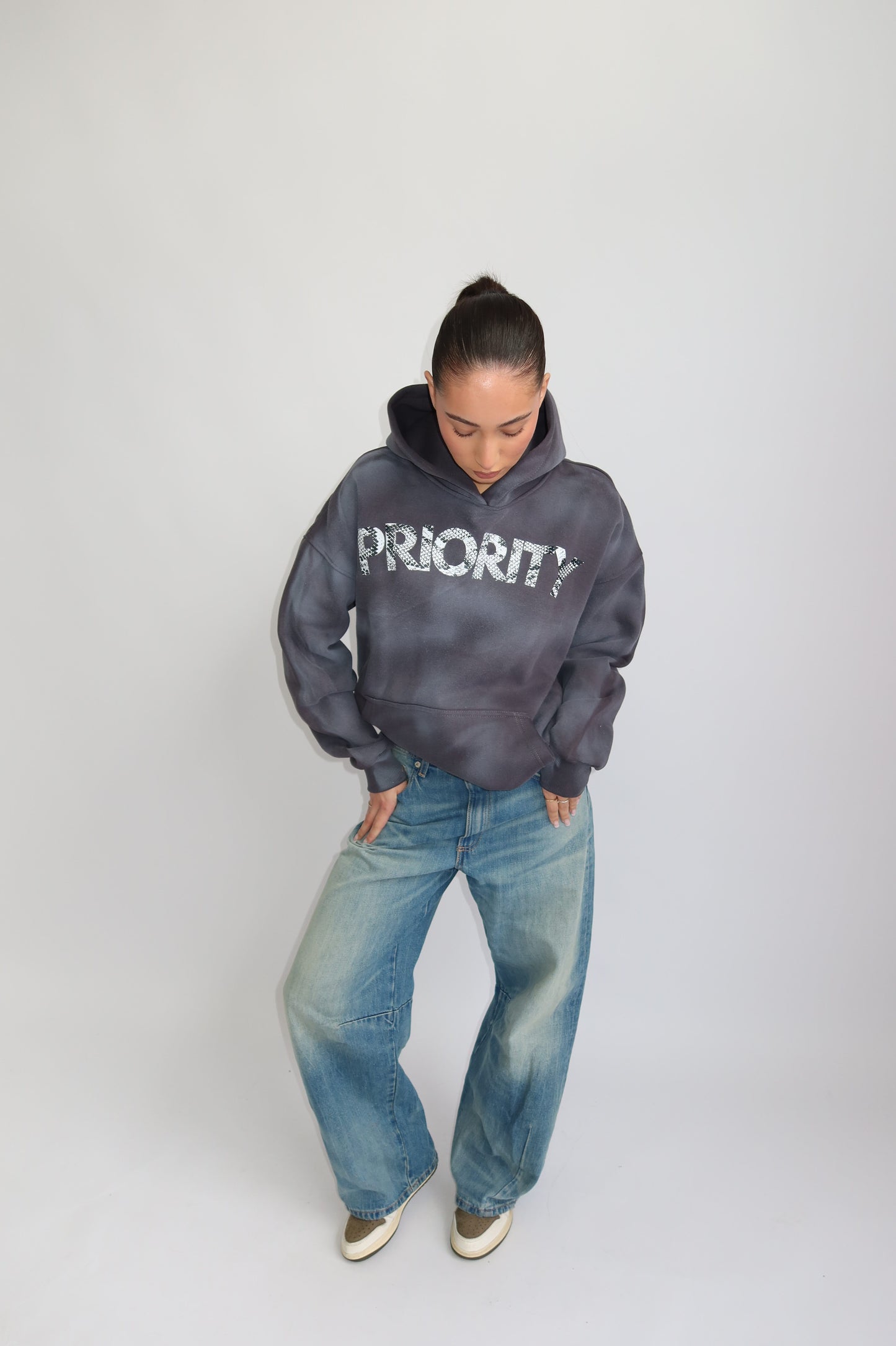 Priority hoodie; Priority Snakeprint hoodie AW25 - Denim Grey (Washed Grijs)