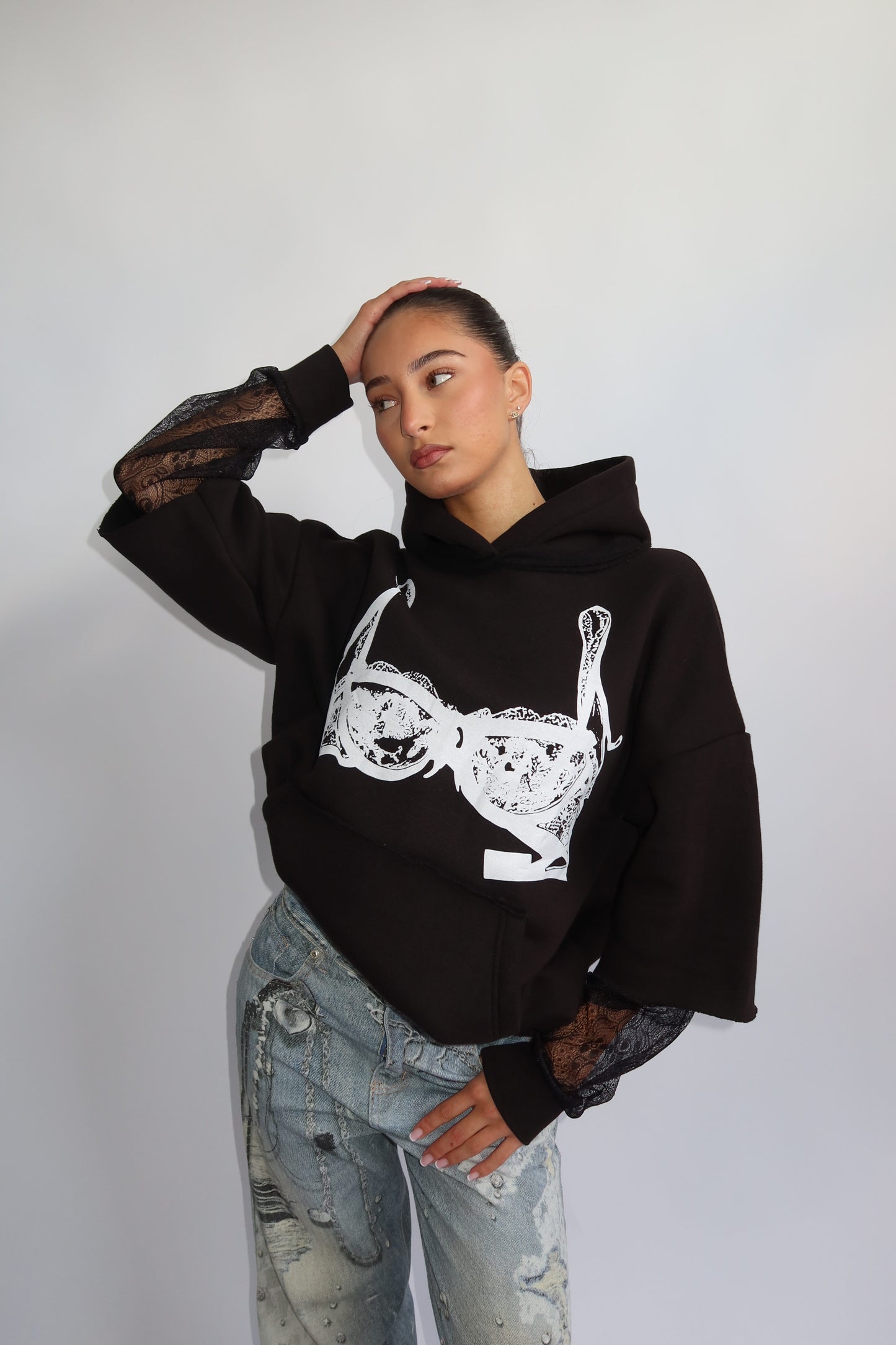 Priority hoodie; Priority Spice Lace hoodie - Zwart